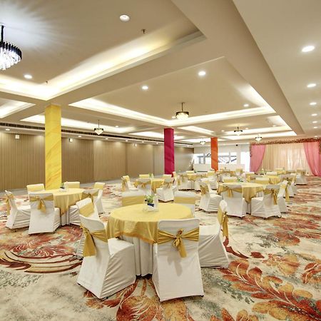 Flxho Cyber One - Hotel And Banquet Cyber City Gurgaon Exterior foto