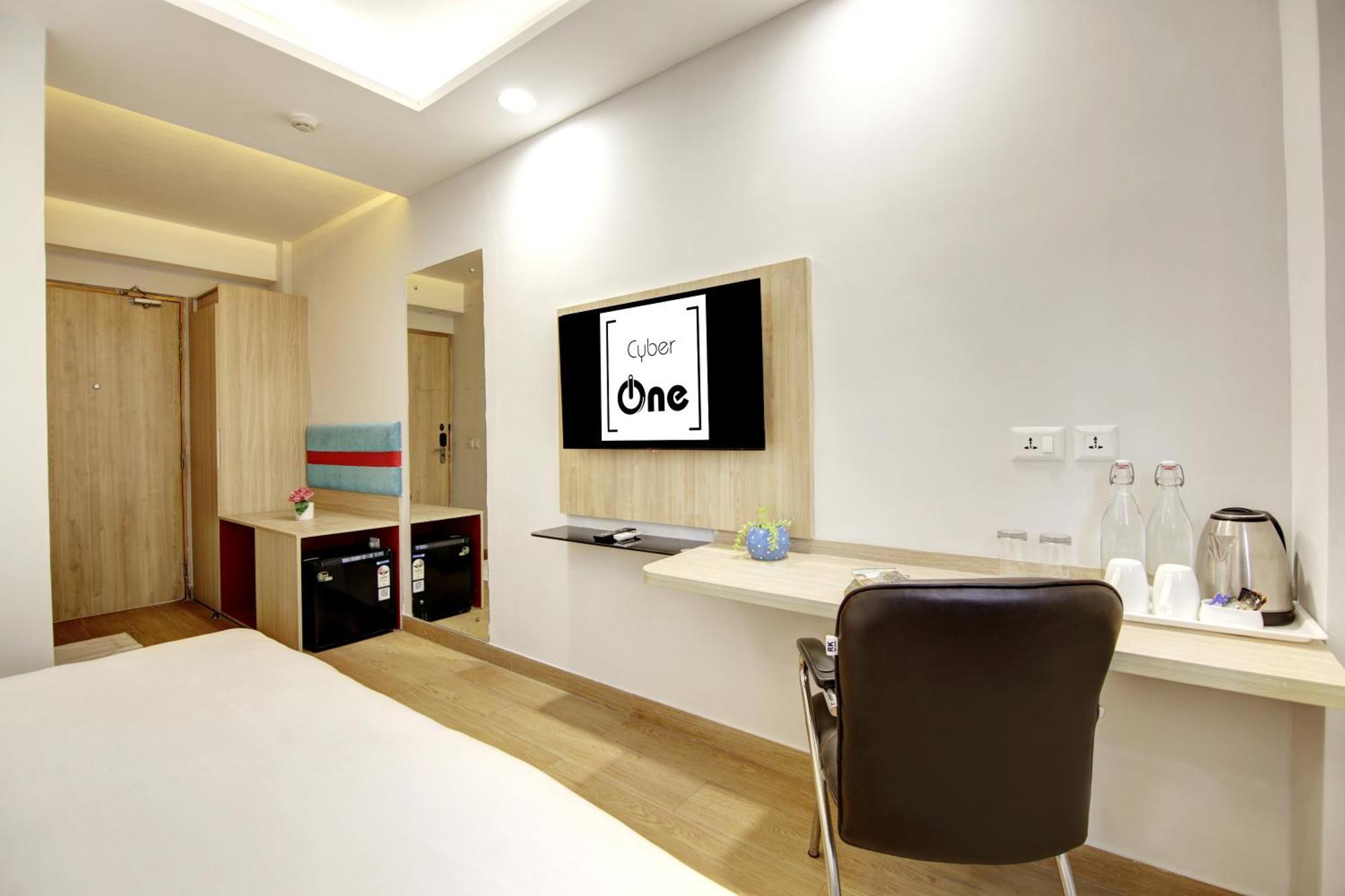 Flxho Cyber One - Hotel And Banquet Cyber City Gurgaon Exterior foto