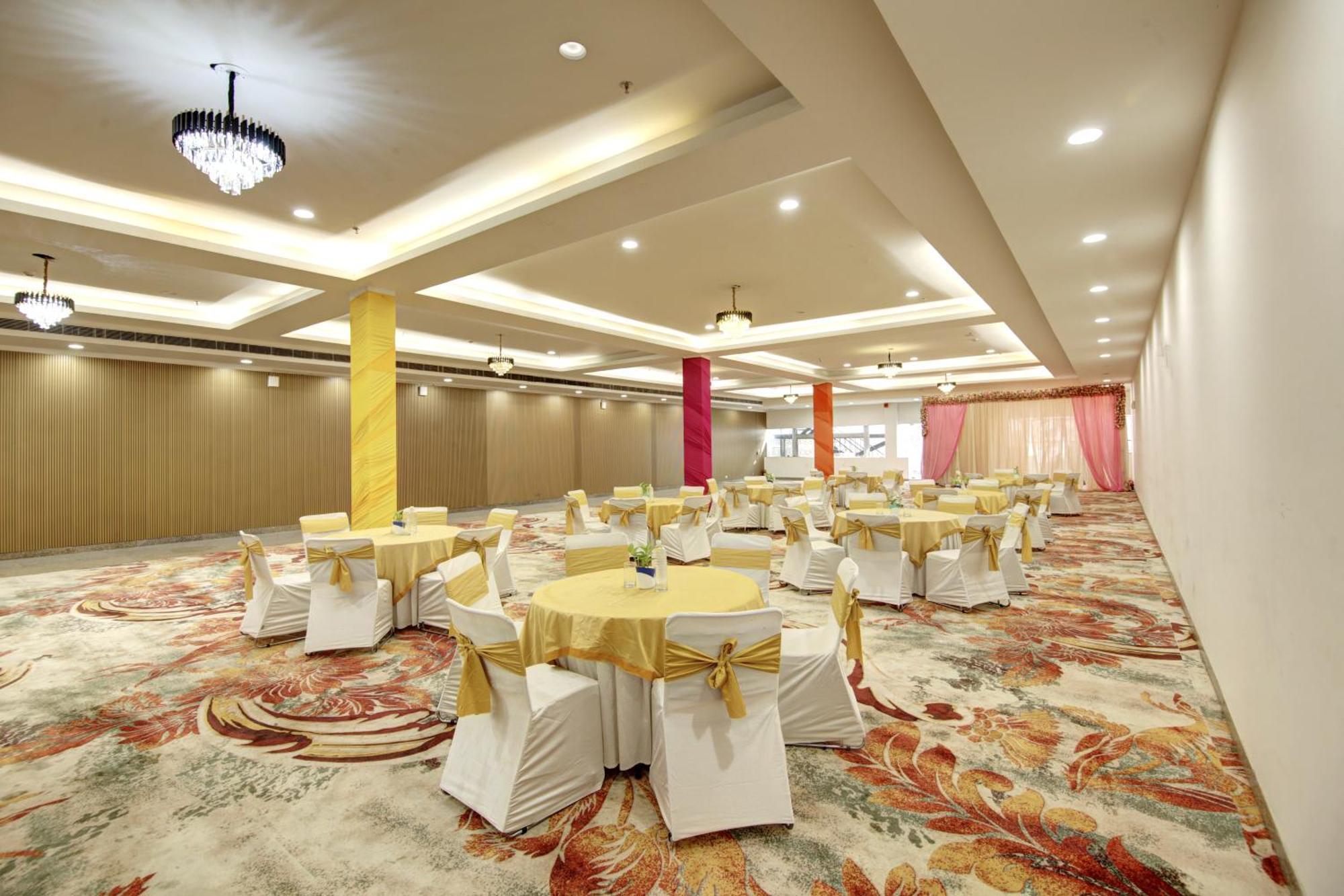 Flxho Cyber One - Hotel And Banquet Cyber City Gurgaon Exterior foto