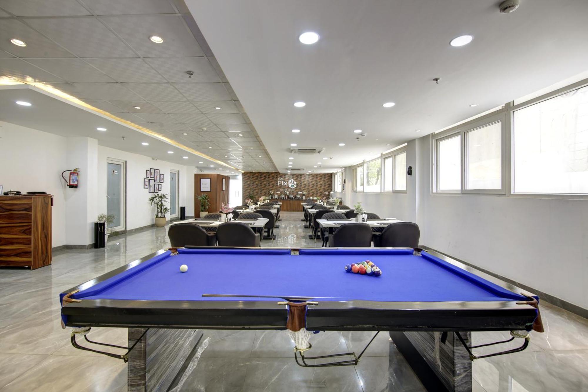 Flxho Cyber One - Hotel And Banquet Cyber City Gurgaon Exterior foto