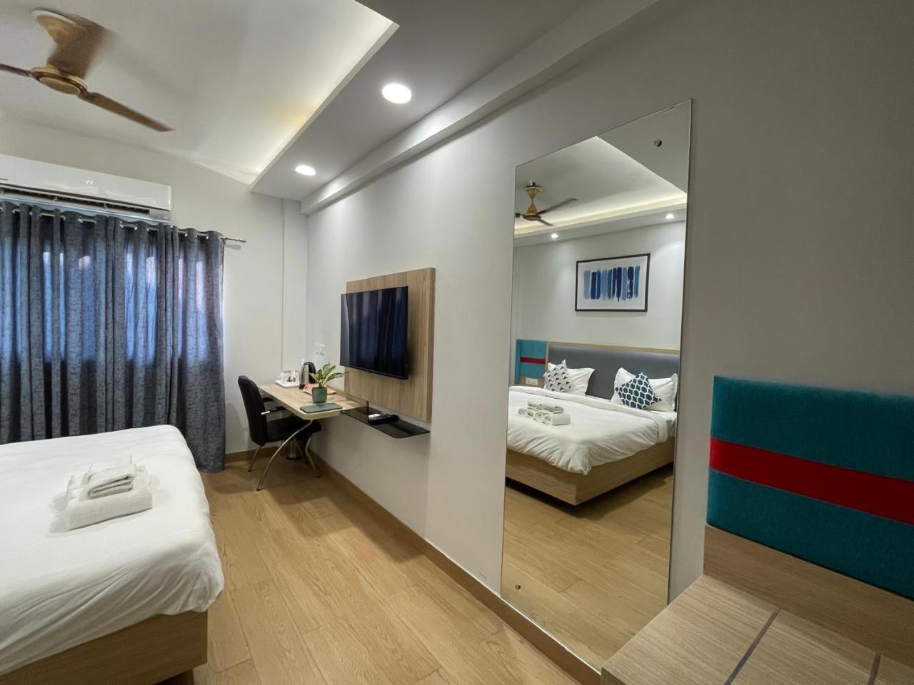 Flxho Cyber One - Hotel And Banquet Cyber City Gurgaon Exterior foto