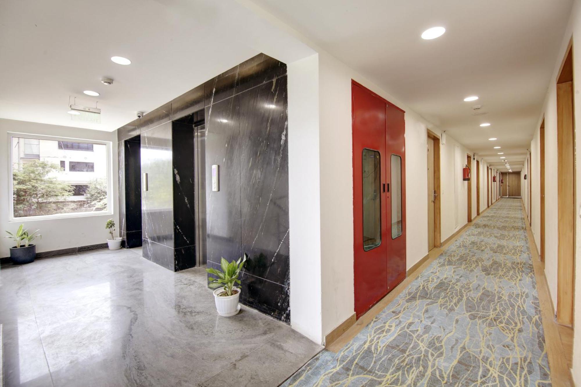 Flxho Cyber One - Hotel And Banquet Cyber City Gurgaon Exterior foto