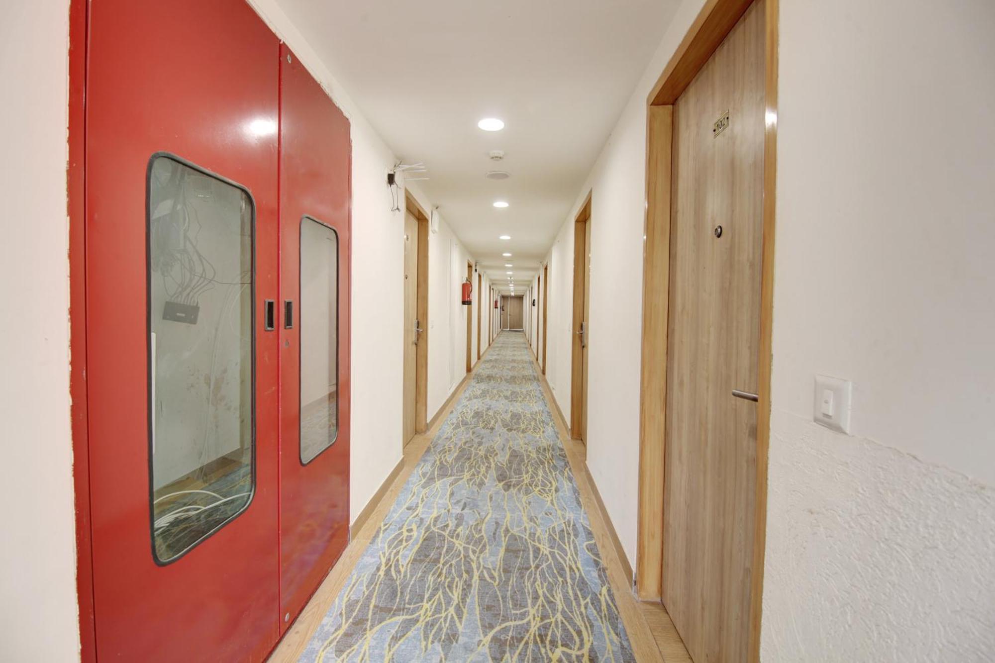 Flxho Cyber One - Hotel And Banquet Cyber City Gurgaon Exterior foto